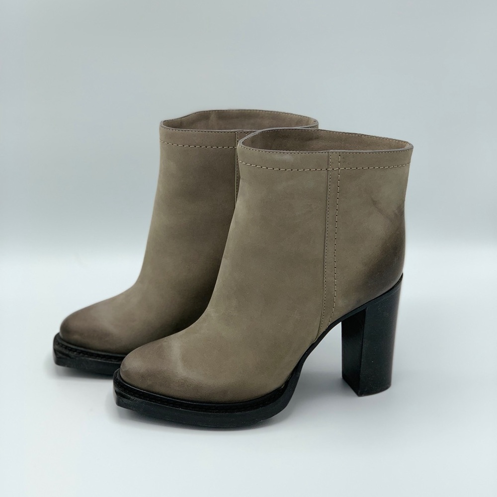 Shearling-lined distressed leather ankle boots - Picture 2 of 6
